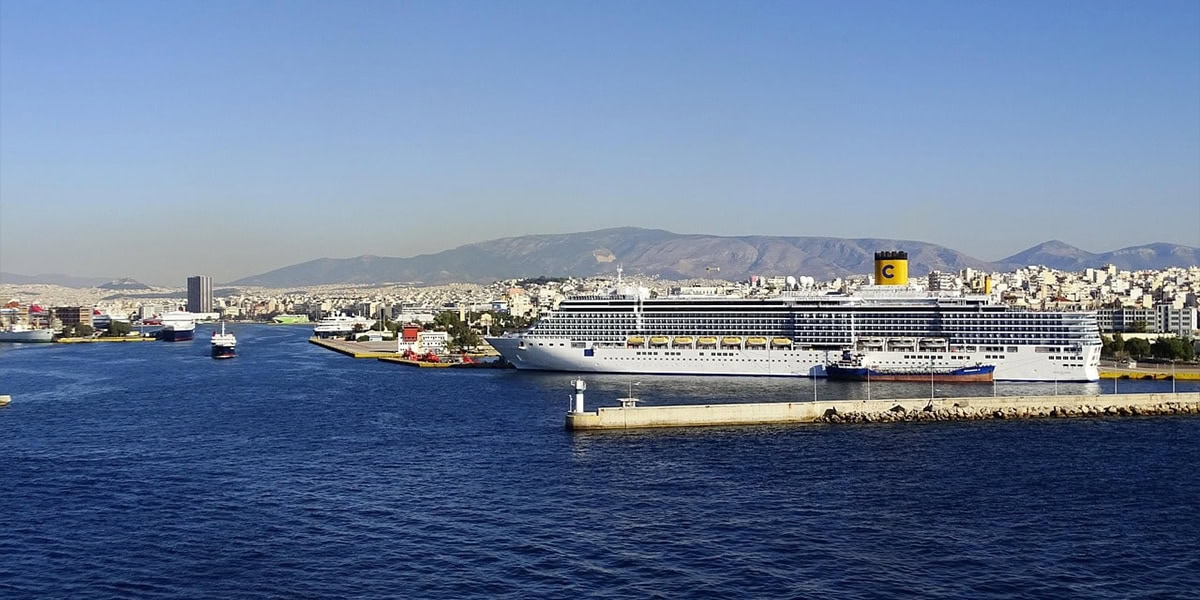 Car_rental_pickup_at_Piraeus_Port_for_transfer_to_hotel